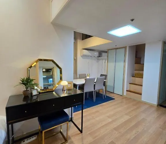 Serena's Cozy Loft Apartamento *